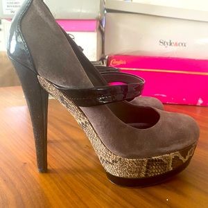 Jessica Simpson python stacked heels